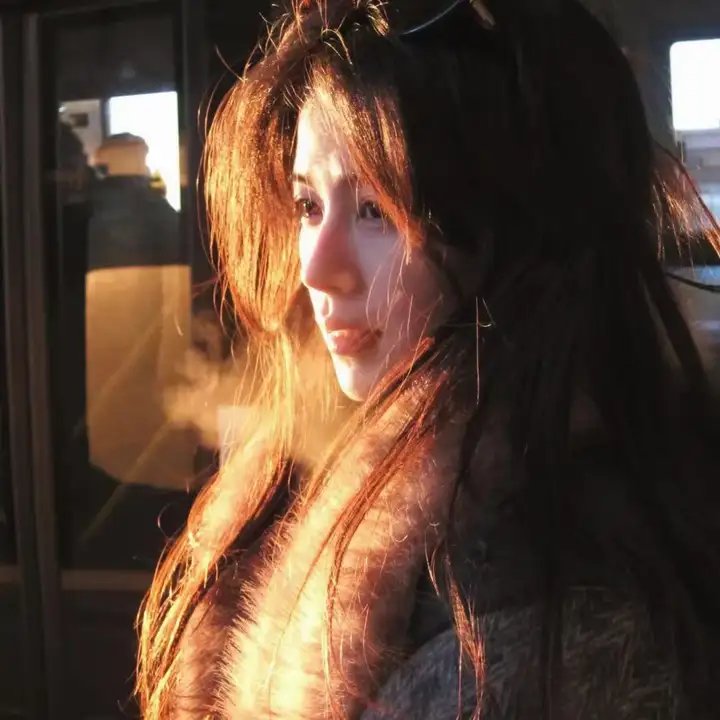 新版：我爸资助的贫困生都是大佬